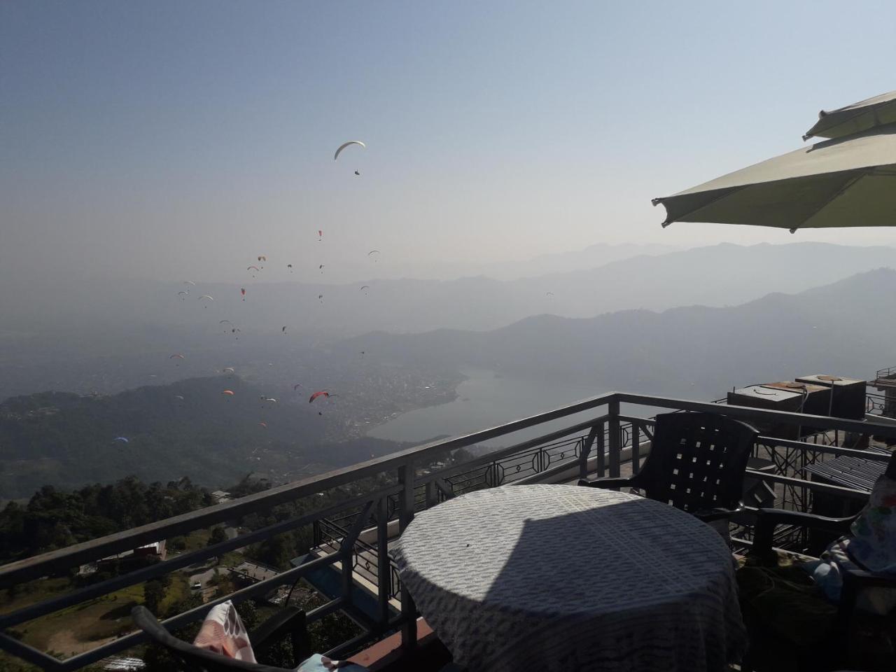Himalayan Crown Lodge Покхара Экстерьер фото